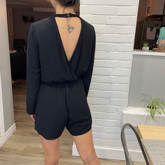 Guess - Picture 2 of 3